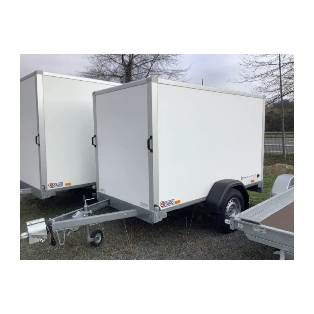 Remolque SARIS Furgón DV135 con MMA de 1350 kg – Amplio y robusto.